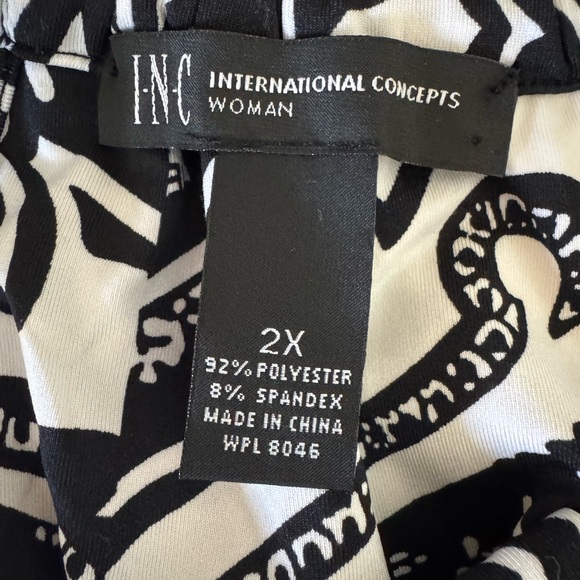 Women’s 2X black and white shift dress - Picture 5 of 8